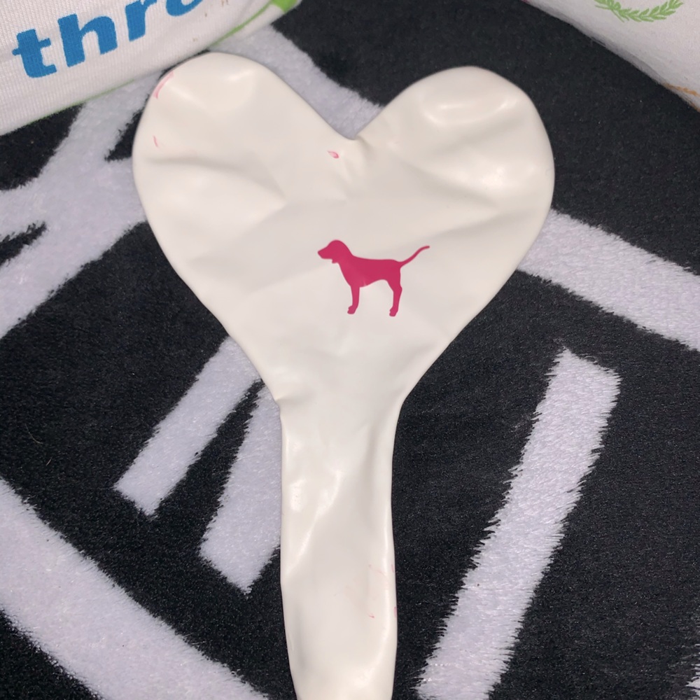 🎈🤍 RARE VS PINK White Heart Balloon with Pup🎈🤍